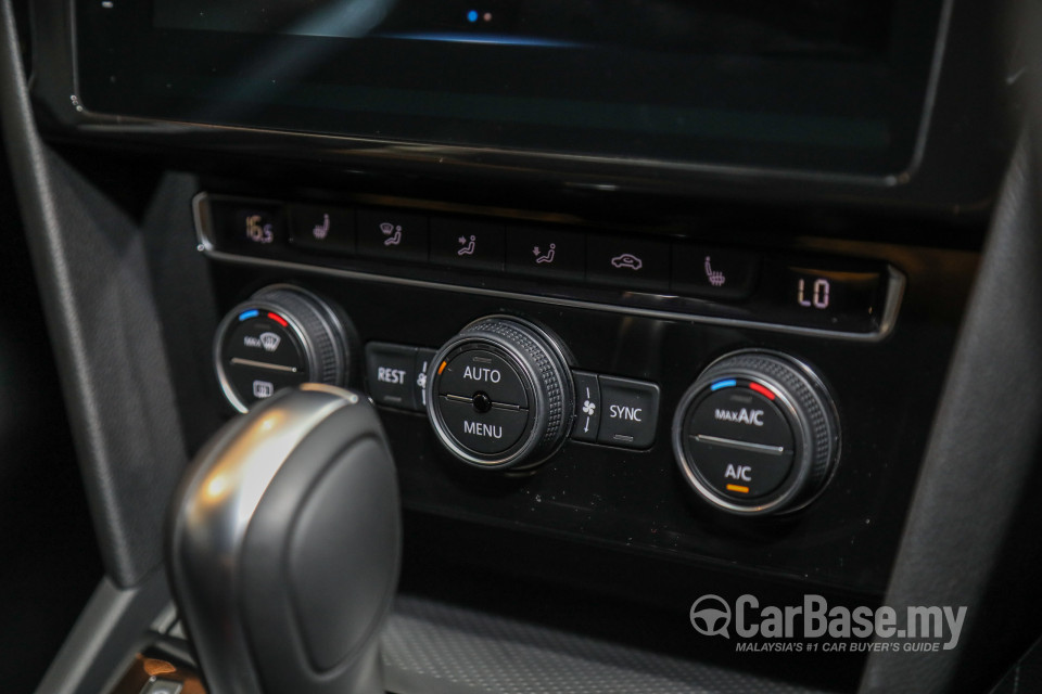 Volkswagen Passat B8.5 (2020) Interior