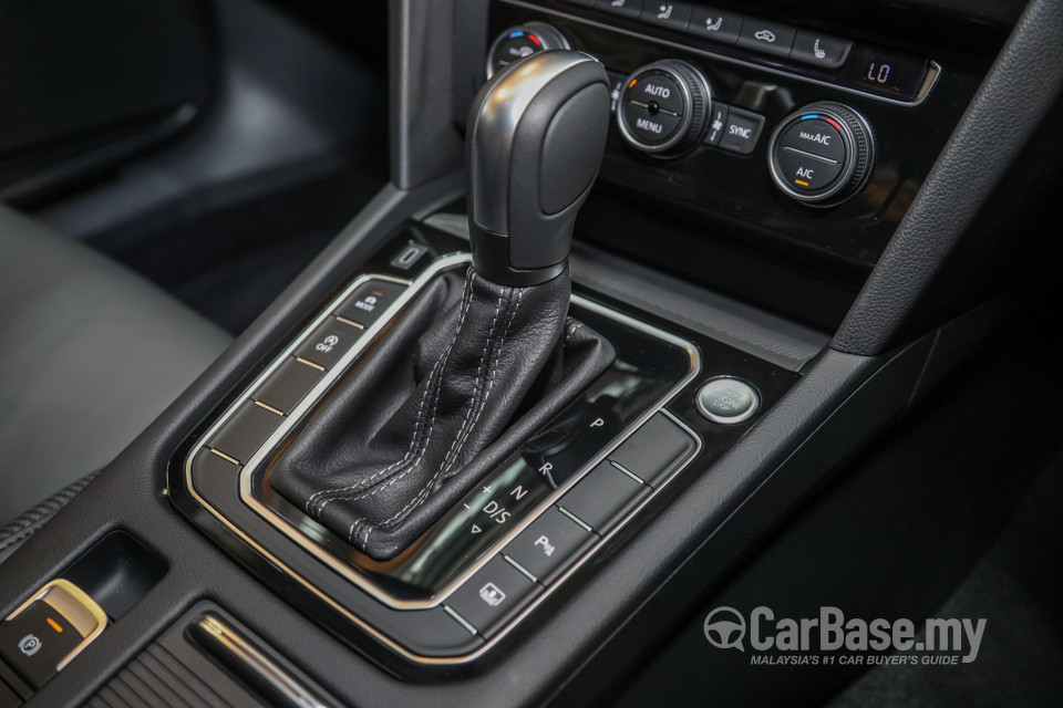 Volkswagen Passat B8.5 (2020) Interior