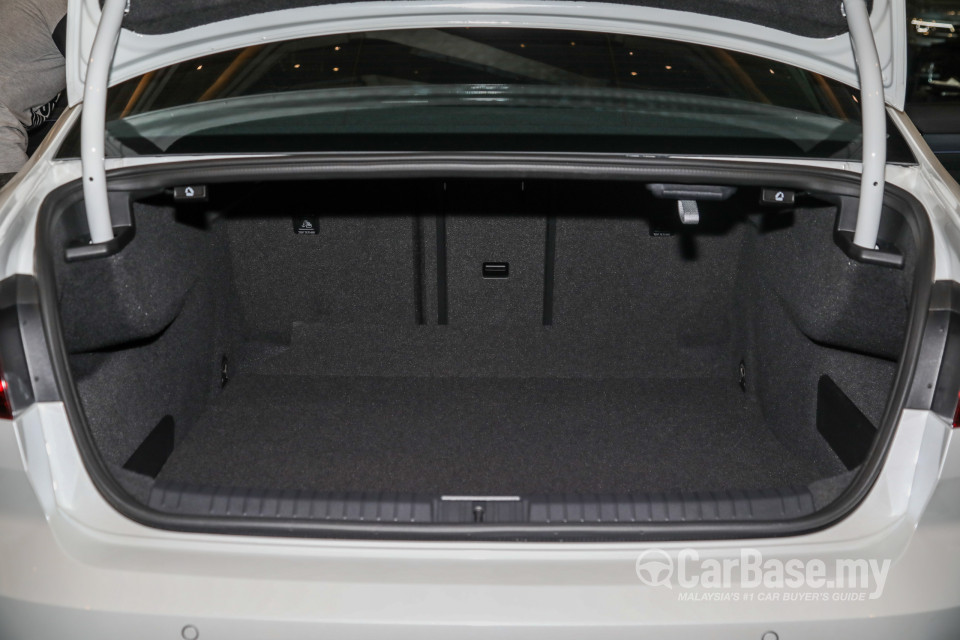 Volkswagen Passat B8.5 (2020) Interior