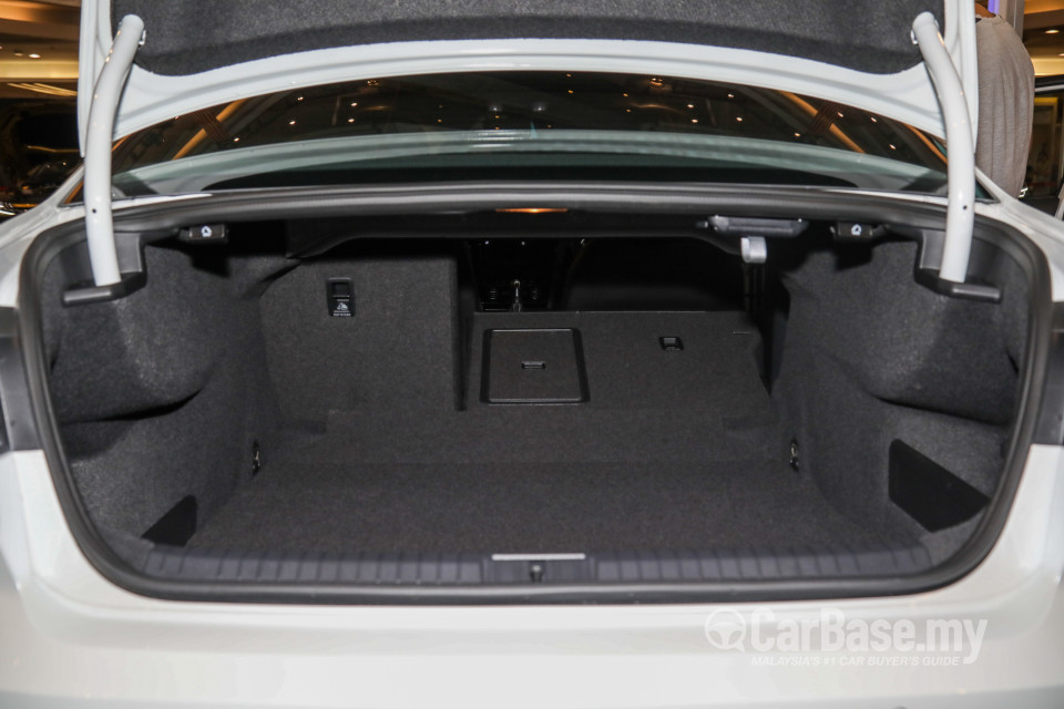 Volkswagen Passat B8.5 (2020) Interior