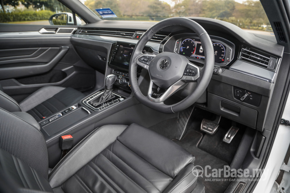 Volkswagen Passat B8.5 (2020) Interior
