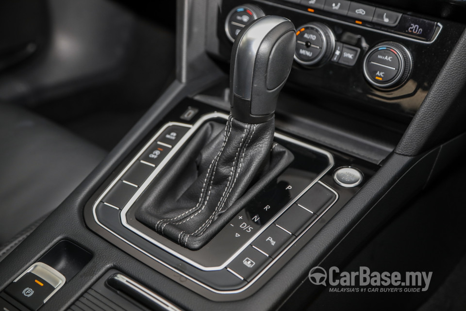 Volkswagen Passat B8.5 (2020) Interior