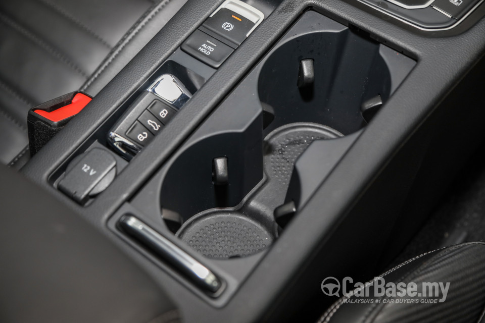 Volkswagen Passat B8.5 (2020) Interior