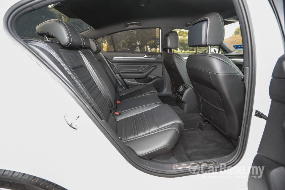 Volkswagen Passat B8.5 (2020) Interior