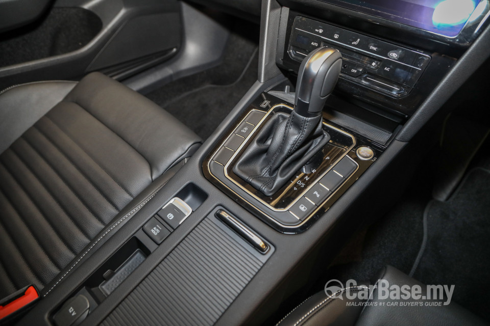 Volkswagen Passat B8.5 (2020) Interior