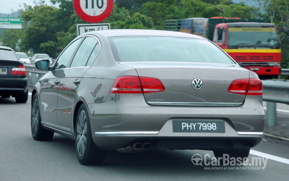 Volkswagen Passat B7 (2011) Exterior