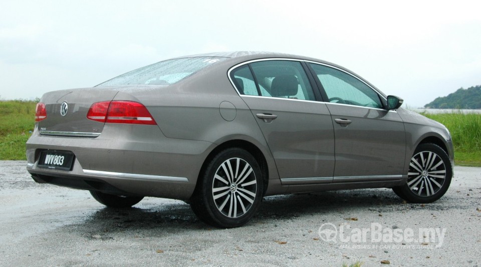Volkswagen Passat B7 (2011) Exterior