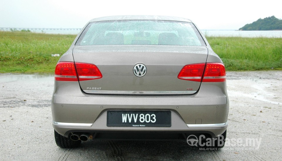 Volkswagen Passat B7 (2011) Exterior