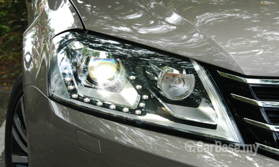 Volkswagen Passat B7 (2011) Exterior