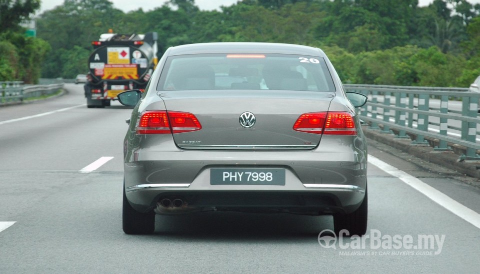 Volkswagen Passat B7 (2011) Exterior