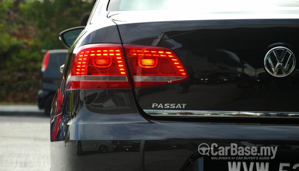 Volkswagen Passat B7 (2011) Exterior