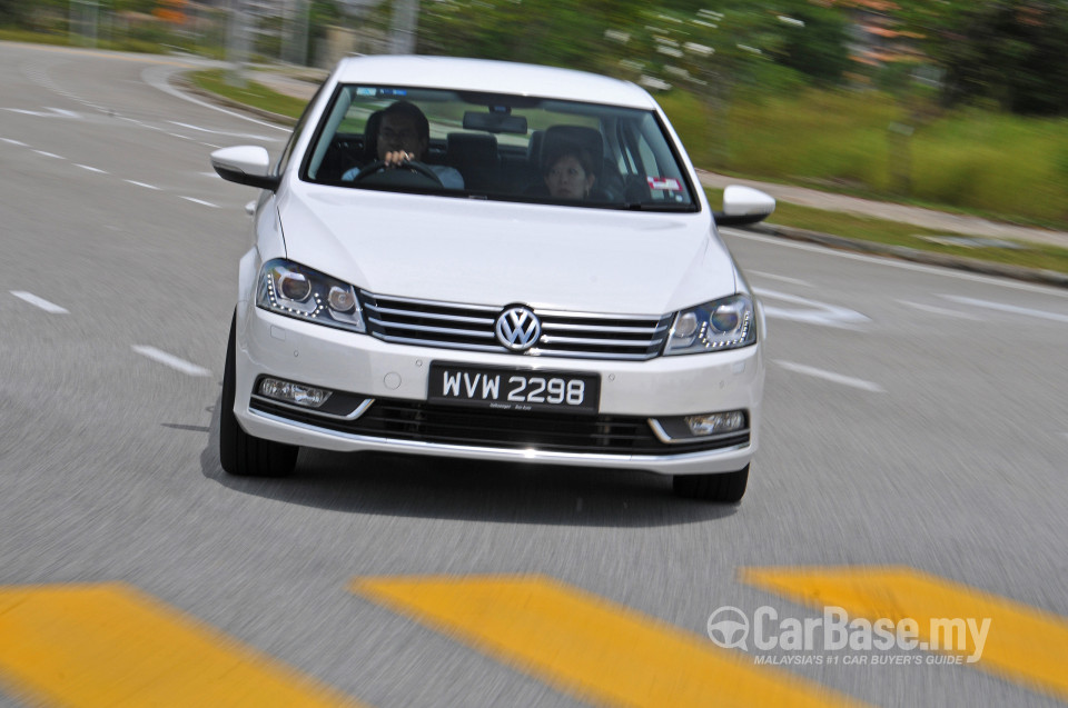 Volkswagen Passat B7 (2011) Exterior