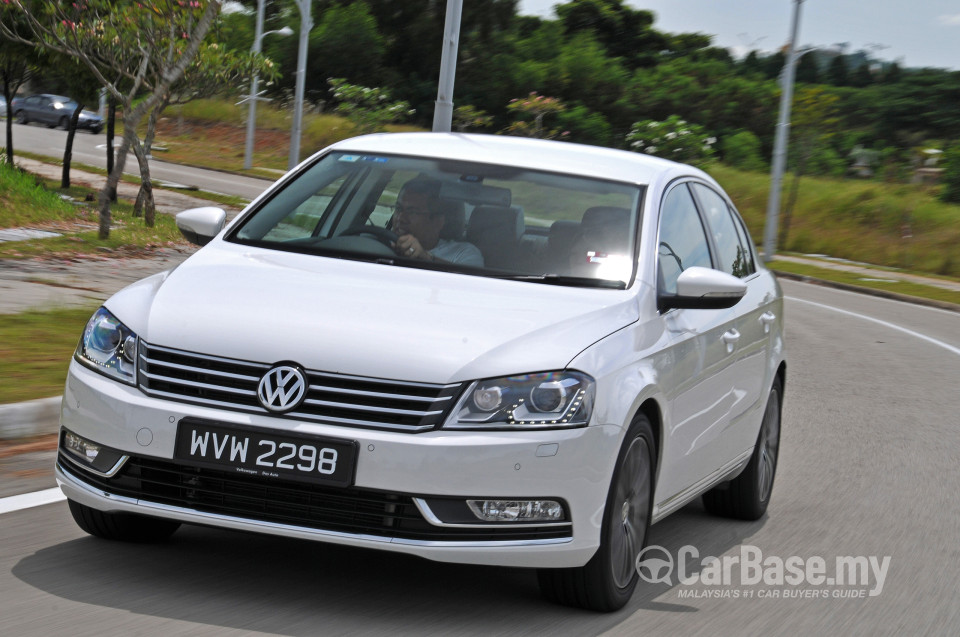 Volkswagen Passat B7 (2011) Exterior