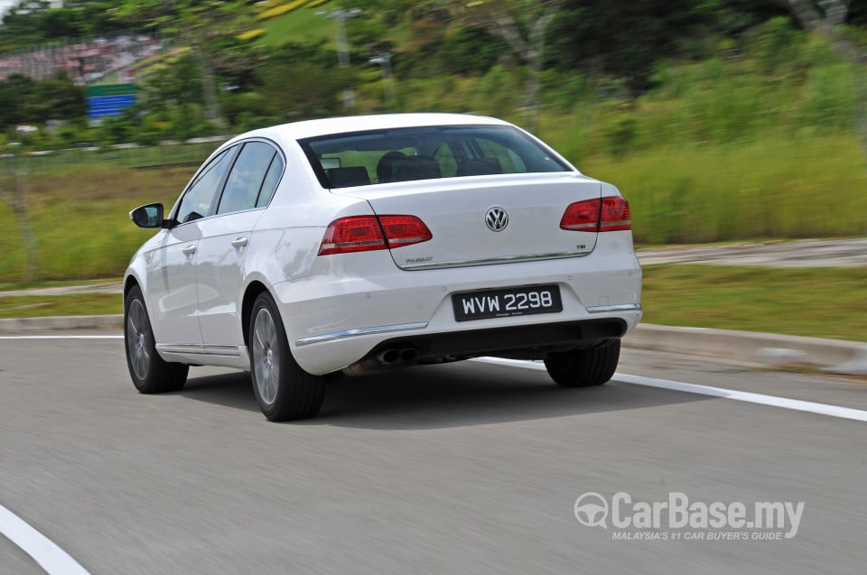 Volkswagen Passat B7 (2011) Exterior