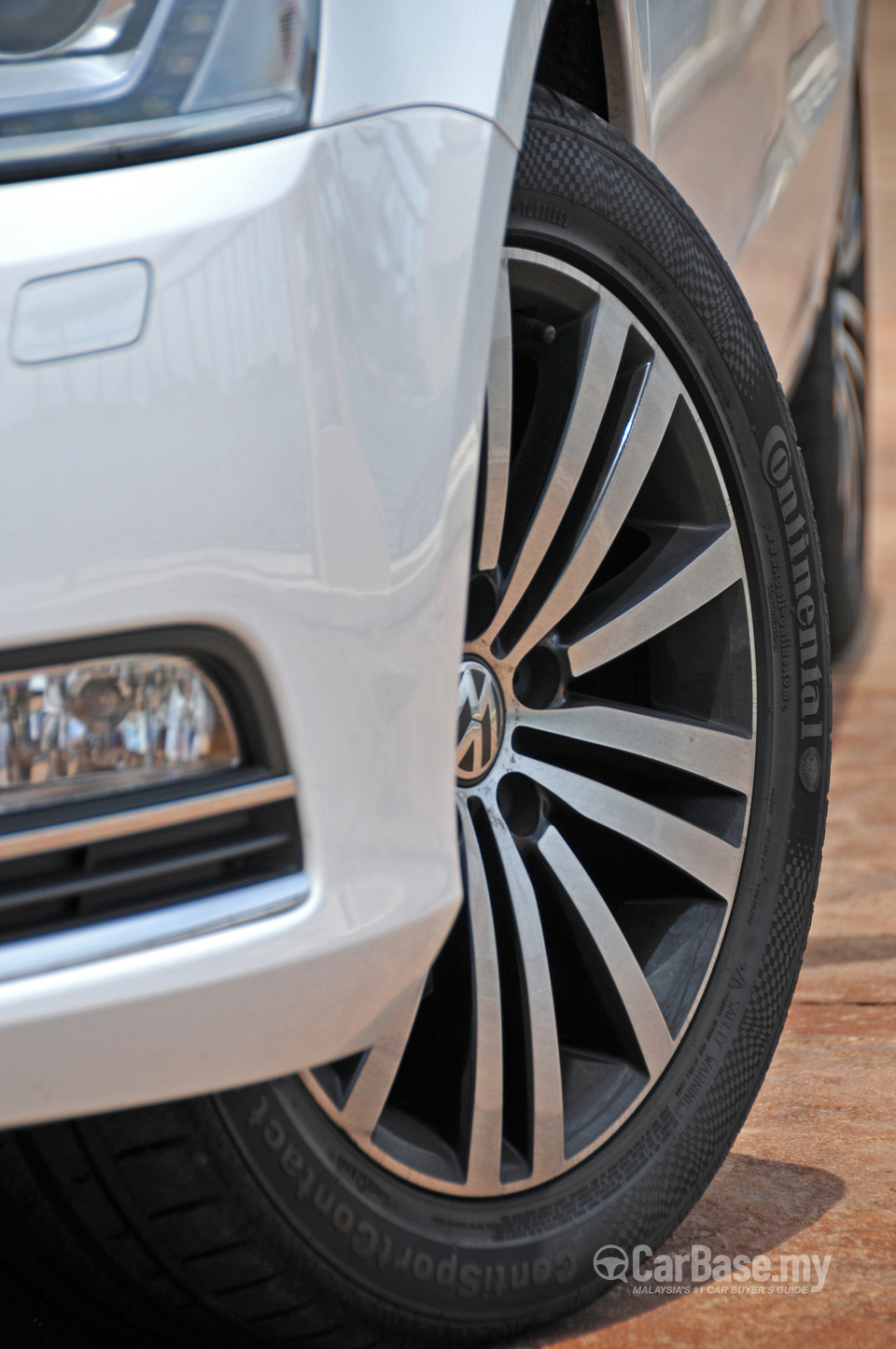 Volkswagen Passat B7 (2011) Exterior