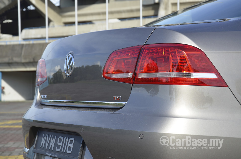 Volkswagen Passat B7 (2011) Exterior