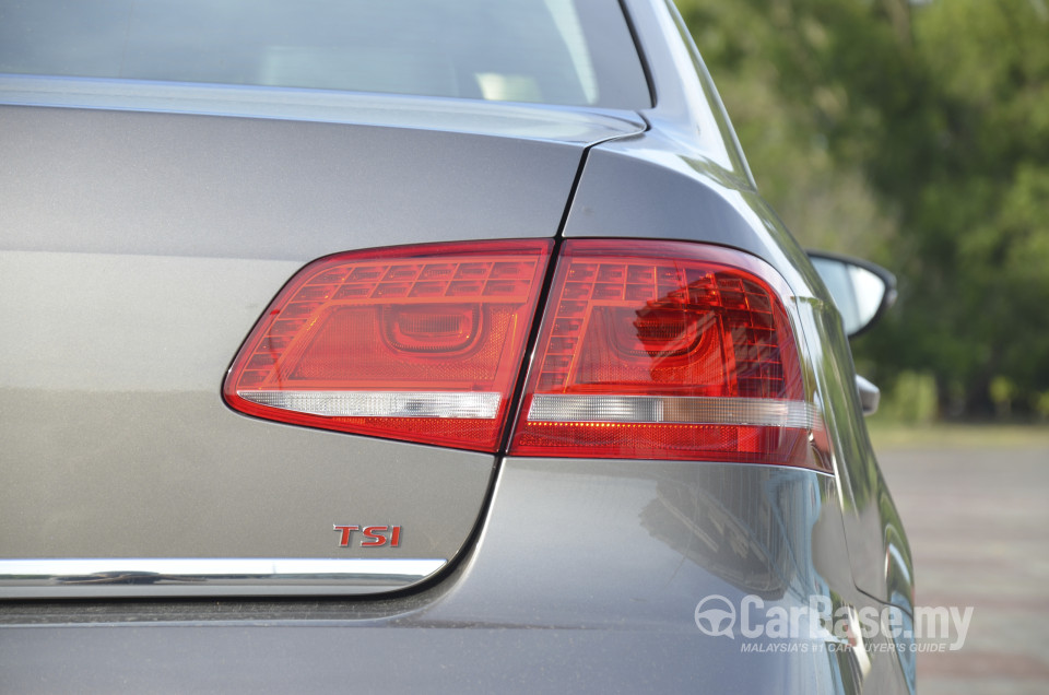 Volkswagen Passat B7 (2011) Exterior