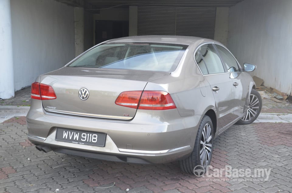 Volkswagen Passat B7 (2011) Exterior