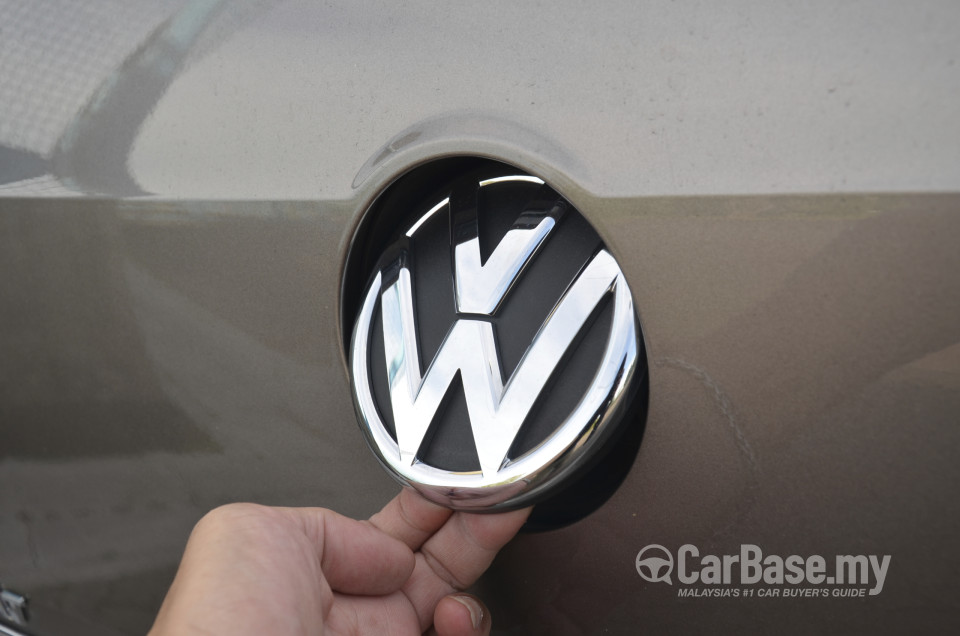 Volkswagen Passat B7 (2011) Exterior