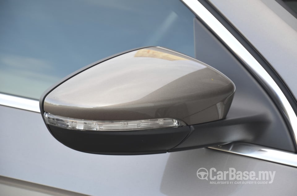 Volkswagen Passat B7 (2011) Exterior