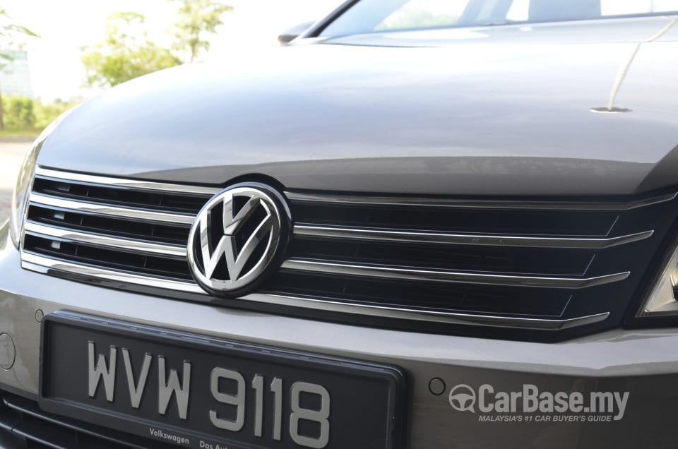 Volkswagen Passat B7 (2011) Exterior