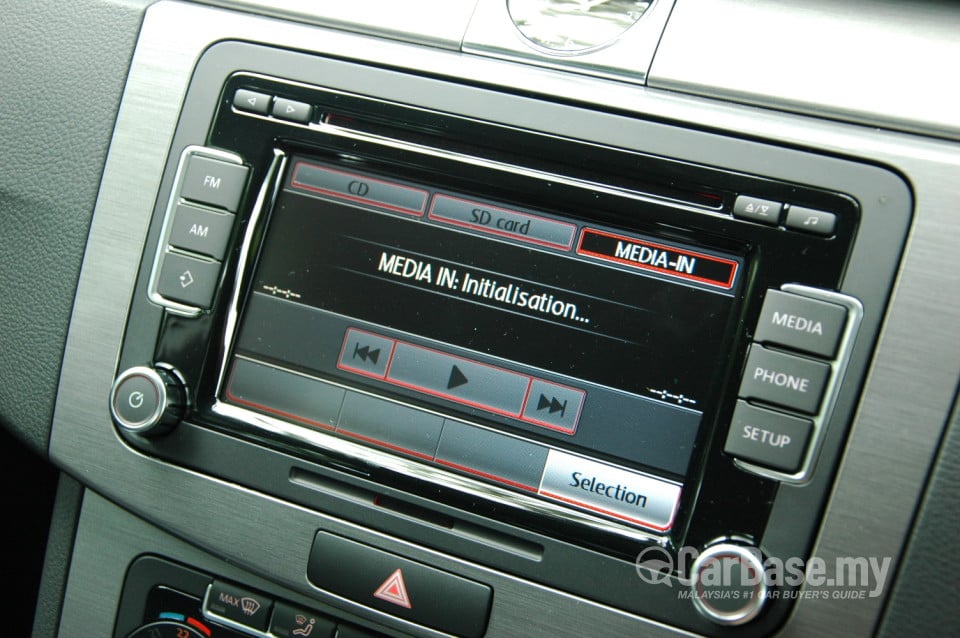Volkswagen Passat B7 (2011) Interior