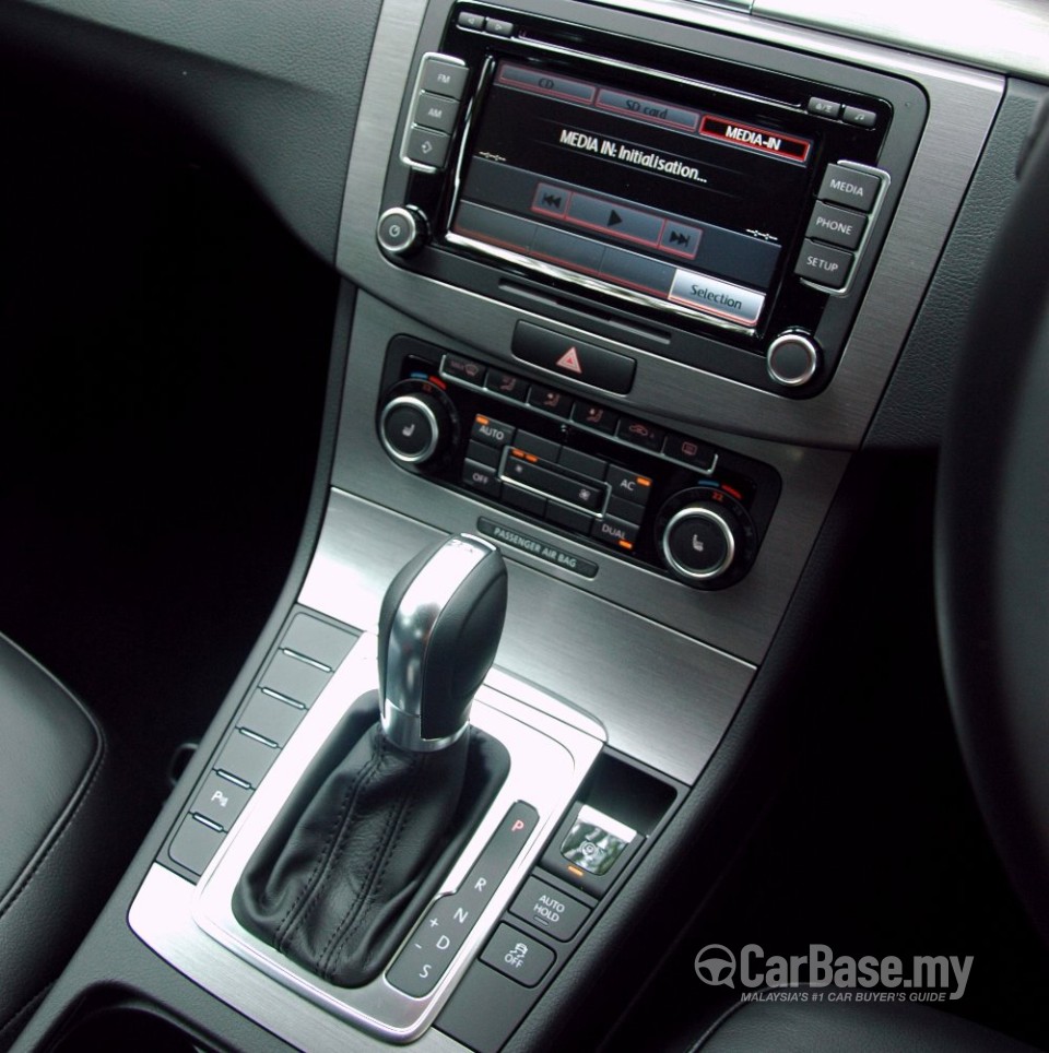 Volkswagen Passat B7 (2011) Interior
