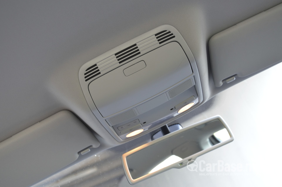 Volkswagen Passat B7 (2011) Interior