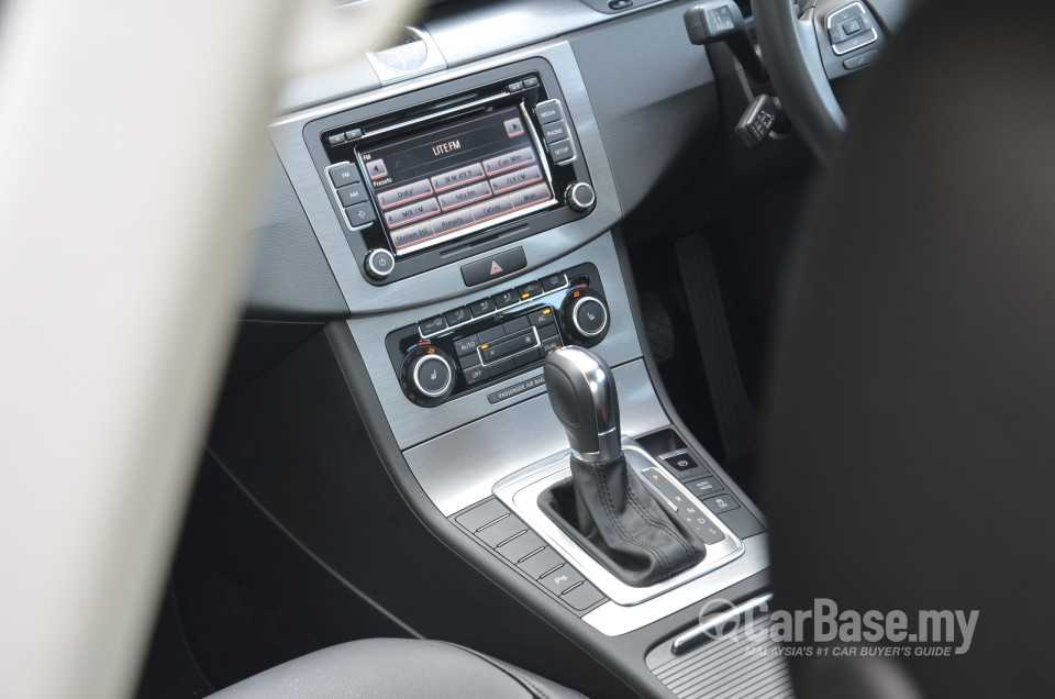 Volkswagen Passat B7 (2011) Interior