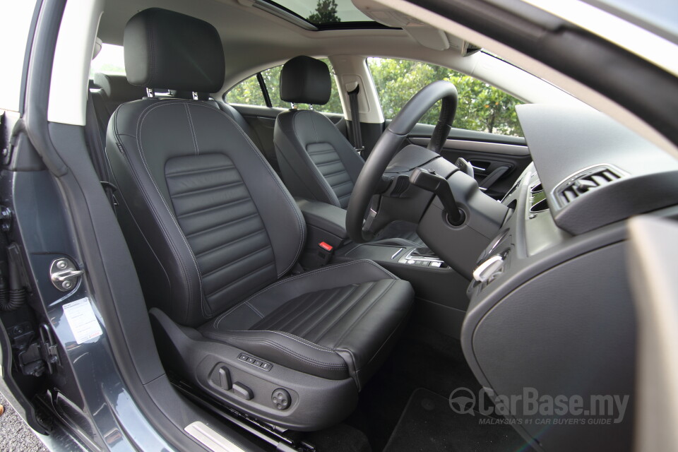 Perodua Aruz D38L (2019) Interior