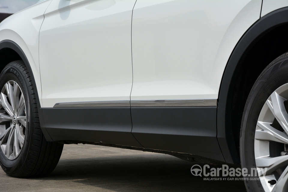 Volkswagen Tiguan Mk2 (2017) Exterior