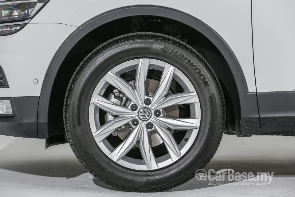 Volkswagen Tiguan Mk2 (2017) Exterior