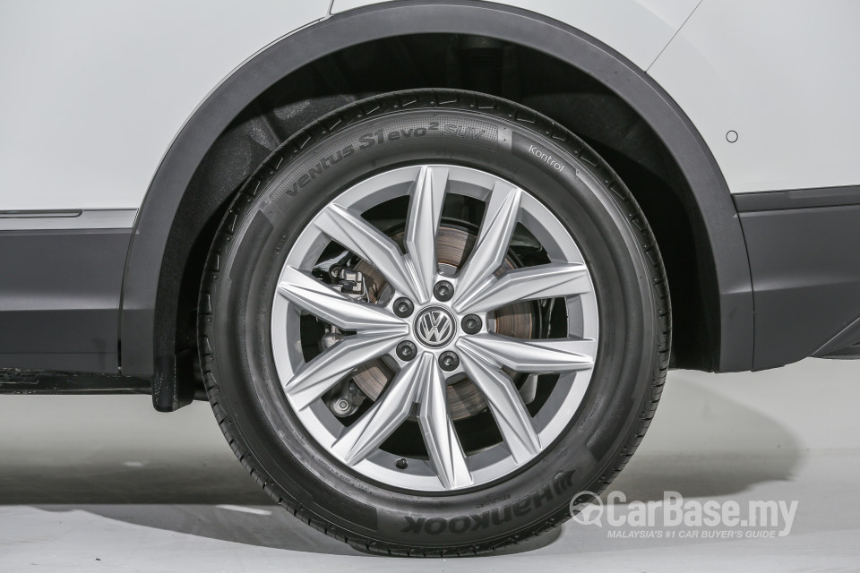 Volkswagen Tiguan Mk2 (2017) Exterior