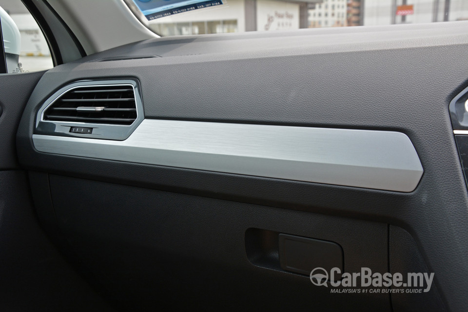 Volkswagen Tiguan Mk2 (2017) Interior
