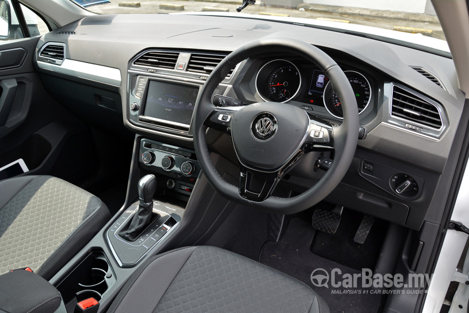 Volkswagen Tiguan Mk2 (2017) Interior
