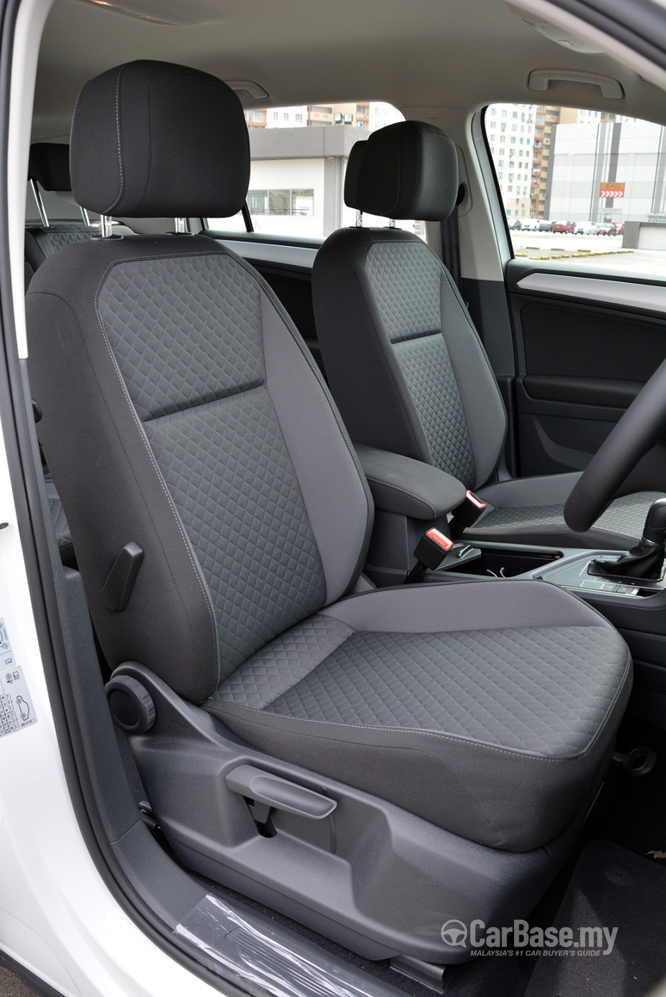 Volkswagen Tiguan Mk2 (2017) Interior