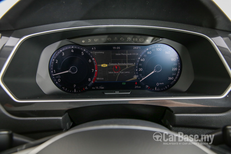 Volkswagen Tiguan Mk2 (2017) Interior