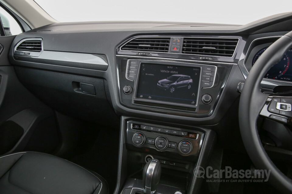 Nissan Navara D23 (2015) Interior