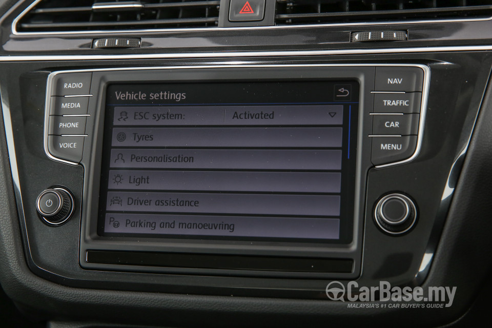 Volkswagen Tiguan Mk2 (2017) Interior