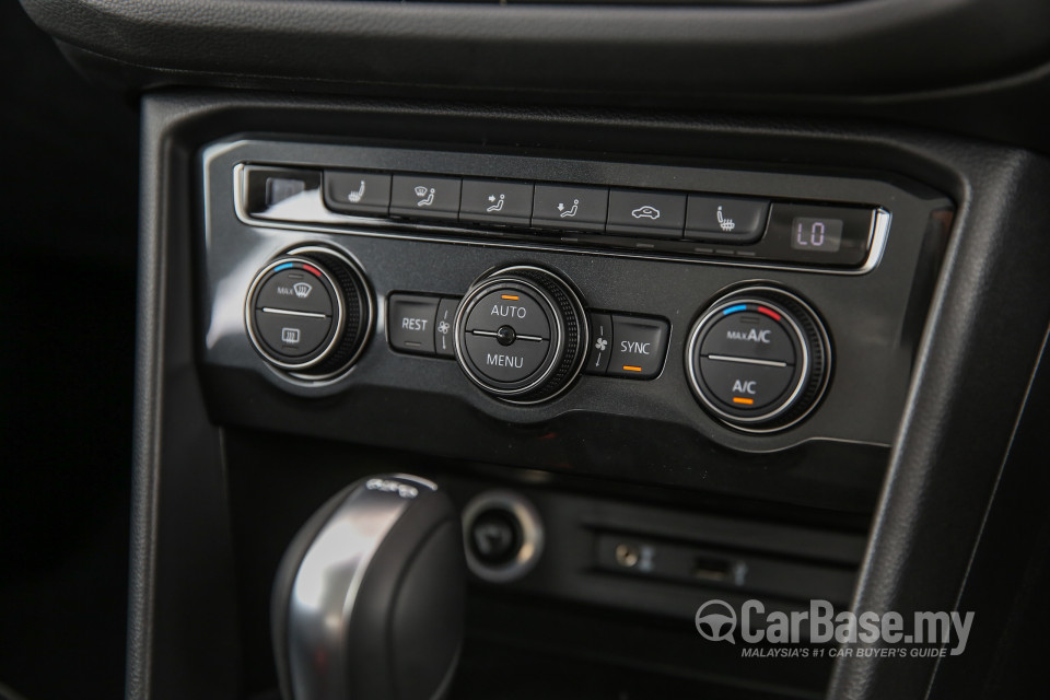 Volkswagen Tiguan Mk2 (2017) Interior