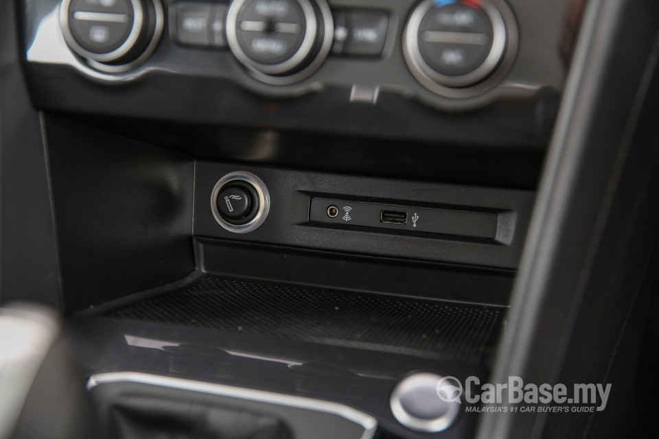 Volkswagen Tiguan Mk2 (2017) Interior