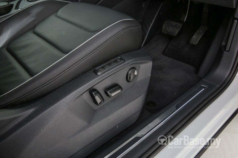 Volkswagen Tiguan Mk2 (2017) Interior