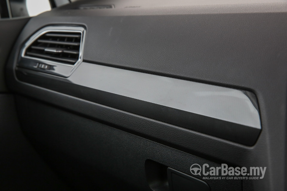 Volkswagen Tiguan Mk2 (2017) Interior