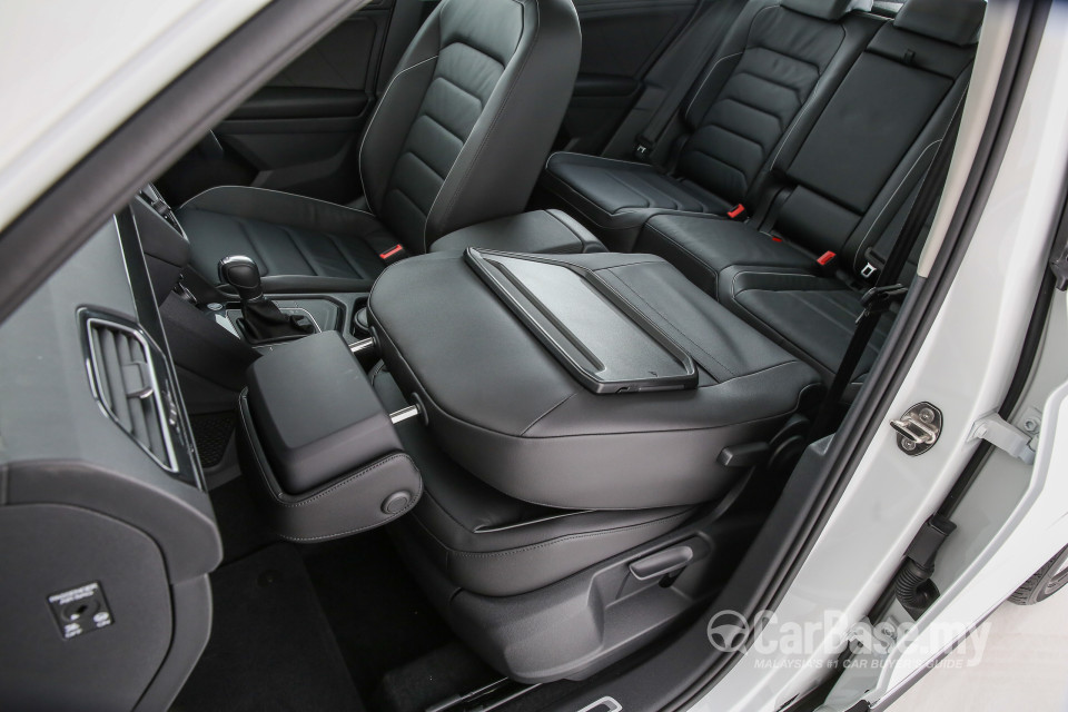 Volkswagen Tiguan Mk2 (2017) Interior