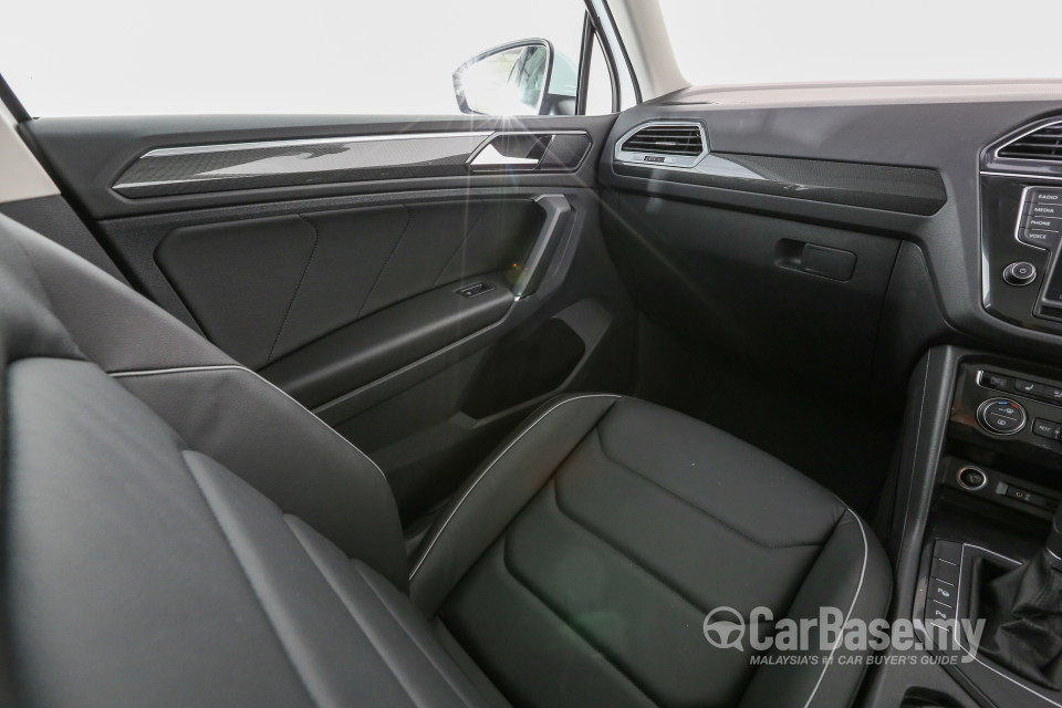 Volkswagen Tiguan Mk2 (2017) Interior