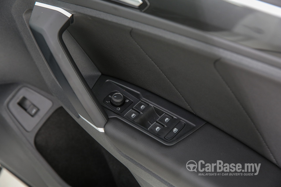 Volkswagen Tiguan Mk2 (2017) Interior