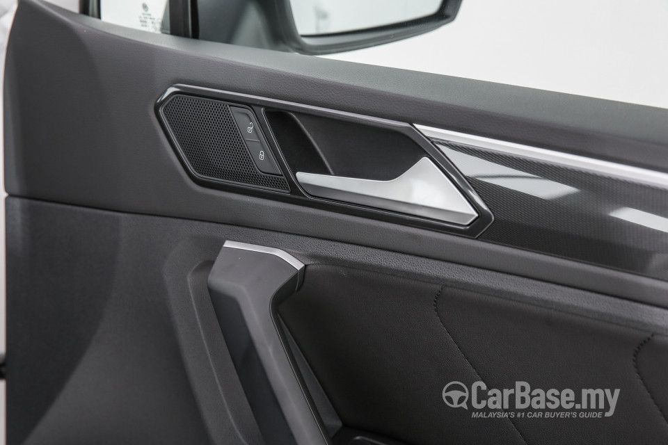 Volkswagen Tiguan Mk2 (2017) Interior