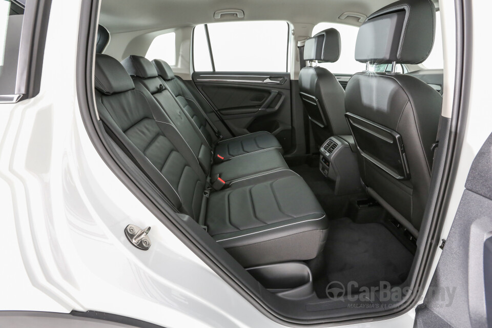 Proton Exora Mk1 RC (2019) Interior