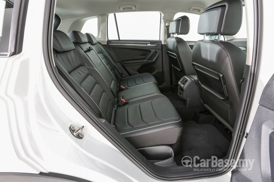 Volkswagen Tiguan Mk2 (2017) Interior