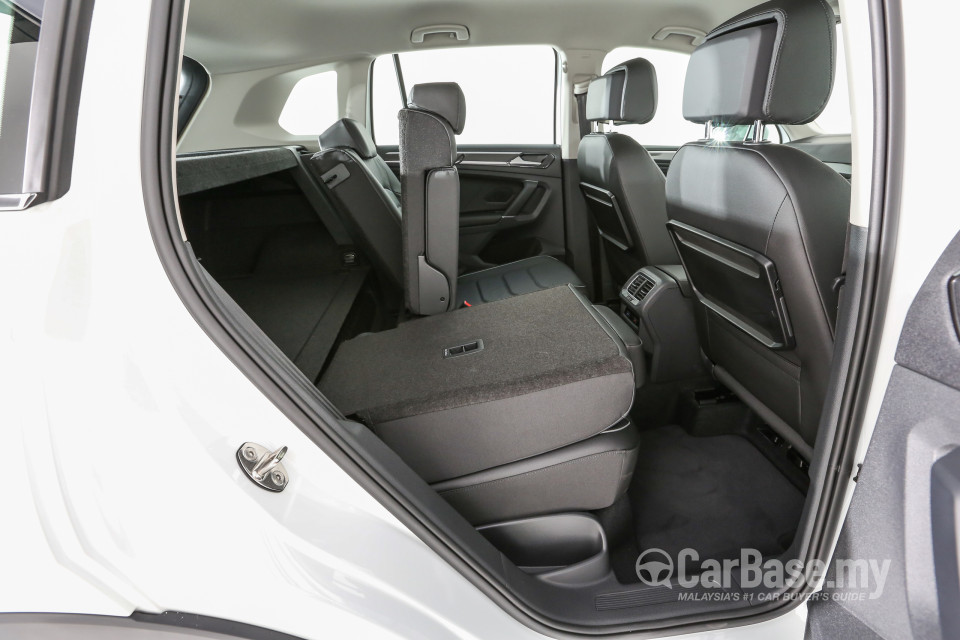 Volkswagen Tiguan Mk2 (2017) Interior